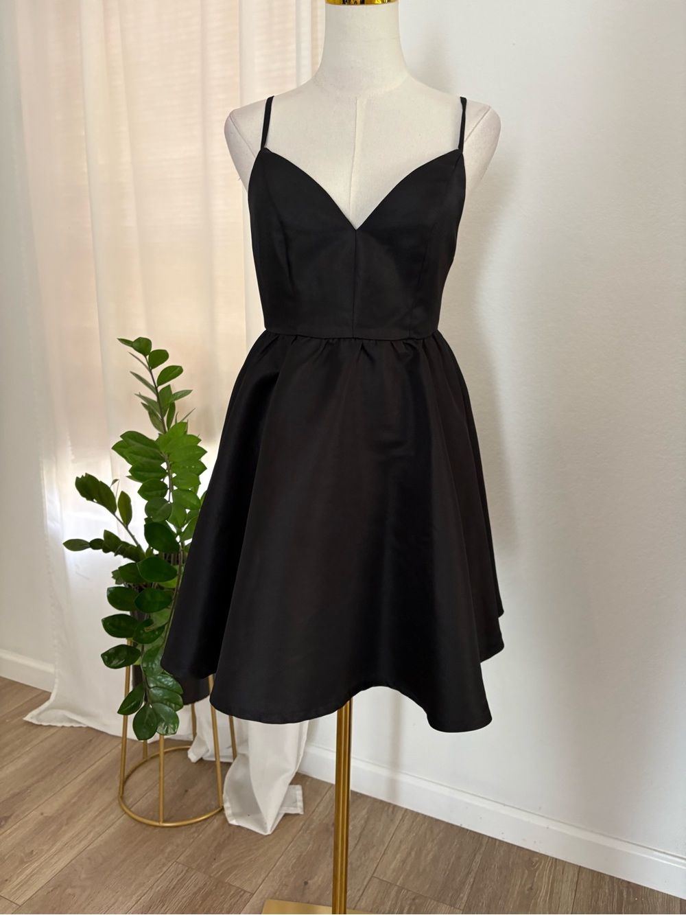 Classic Black Spaghetti Strap A-Line Dress - Picture 4 of 8